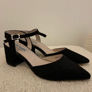 STEVE MADDEN CLOSED TOE HEEL